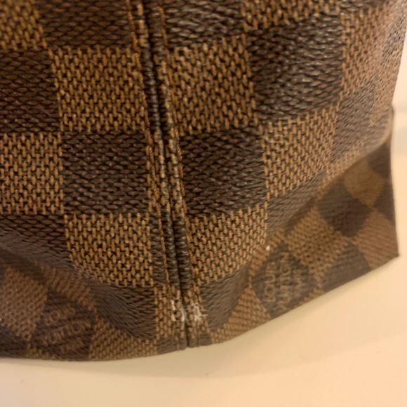 Louis Vuitton Handbag - Picture 8 of 16